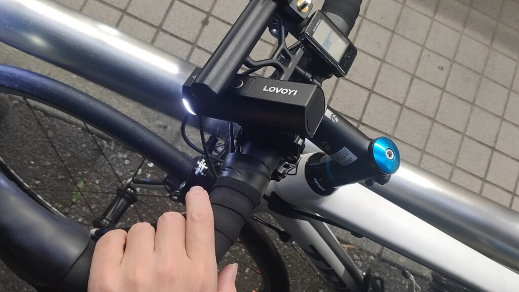 ロードバイクに丁度良い コンパクトで機能性高きフロントライト