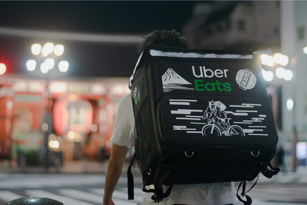 鯔背屋（いなせや）ステッカーを使ったUber Eats バッグ