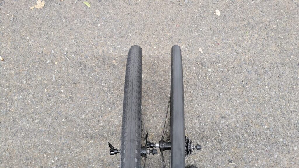 28cと32cのタイヤの太さの違い